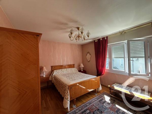 Maison à vendre  6 pièces - 130 m 2   CHATELLERAULT  - 86