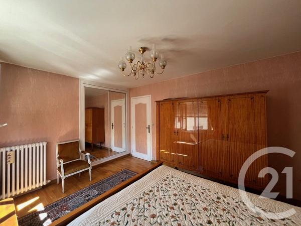 Maison à vendre  6 pièces - 130 m 2   CHATELLERAULT  - 86