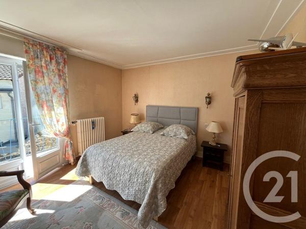 Maison à vendre  6 pièces - 130 m 2   CHATELLERAULT  - 86
