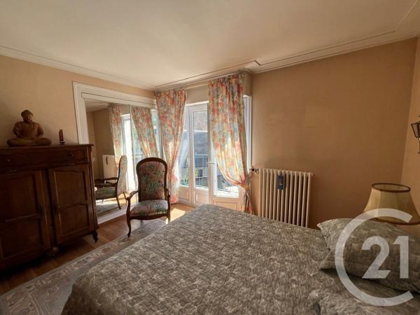 Maison à vendre  6 pièces - 130 m 2   CHATELLERAULT  - 86