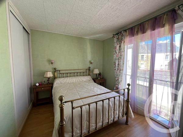Maison à vendre  6 pièces - 130 m 2   CHATELLERAULT  - 86