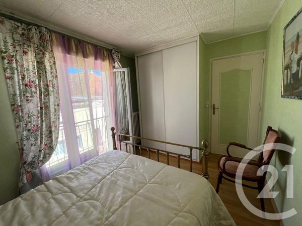 Maison à vendre  6 pièces - 130 m 2   CHATELLERAULT  - 86