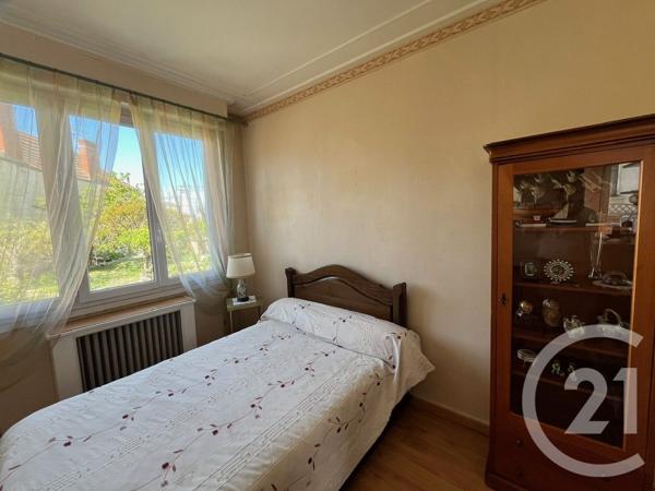 Maison à vendre  6 pièces - 130 m 2   CHATELLERAULT  - 86