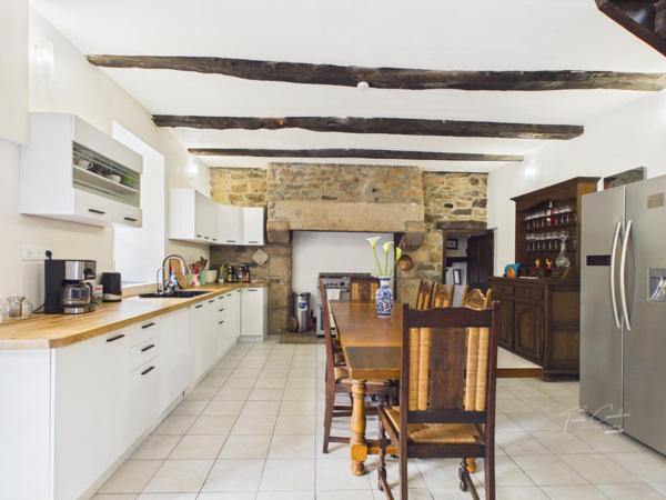 Superbe longère dans un bourg dynamique à 6mn de la mer