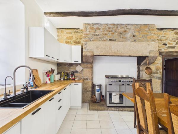 Superbe longère dans un bourg dynamique à 6mn de la mer