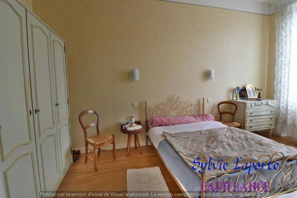 Dpt Lot et Garonne (47), à vendre VILLENEUVE SUR LOT appartement T11, avec local commercial et rapport locatif, idéal investisseurs, ou grande famille