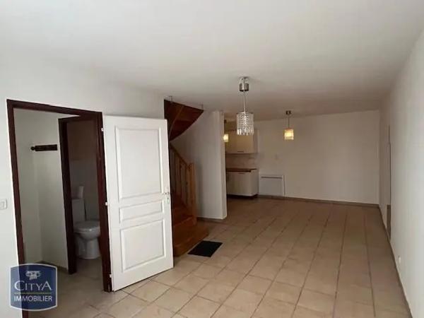 Maison à louer 3 pièces 78.14m² Pamiers (09100)