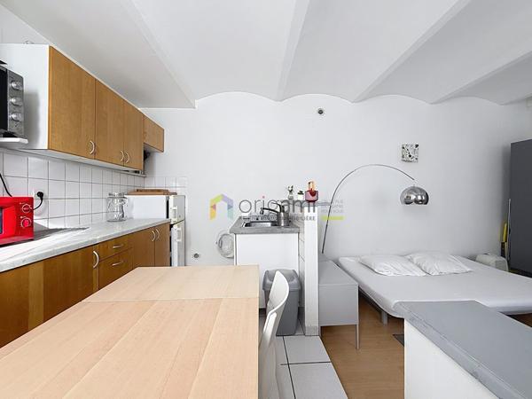 Grand Studio Meublé Situé en Arrière cour d'un immeuble de caractère Strasbourg Grand Studio Meublé Situé en Arrière cour d'un immeuble de caractère Strasbourg