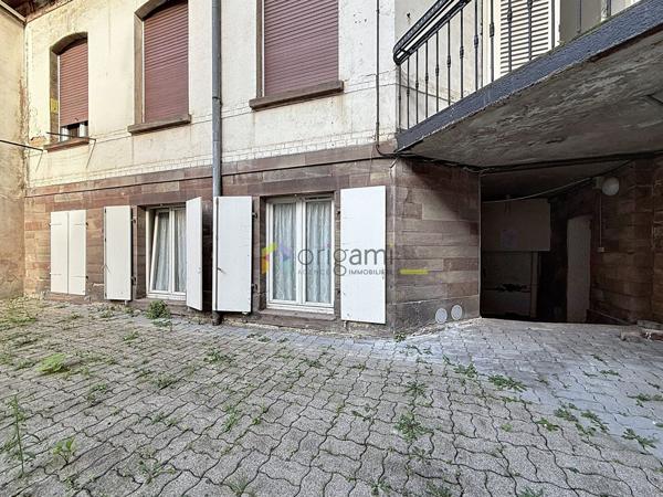 Grand Studio Meublé Situé en Arrière cour d'un immeuble de caractère Strasbourg Grand Studio Meublé Situé en Arrière cour d'un immeuble de caractère Strasbourg