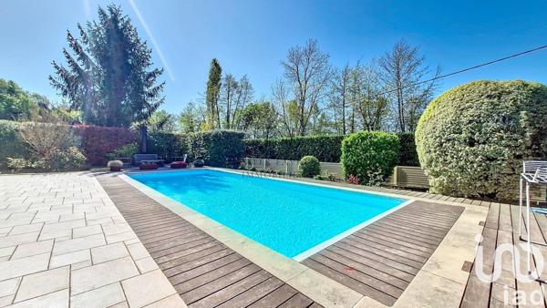 Maison 6 pièces de 242 m² à Yvrac (33370)