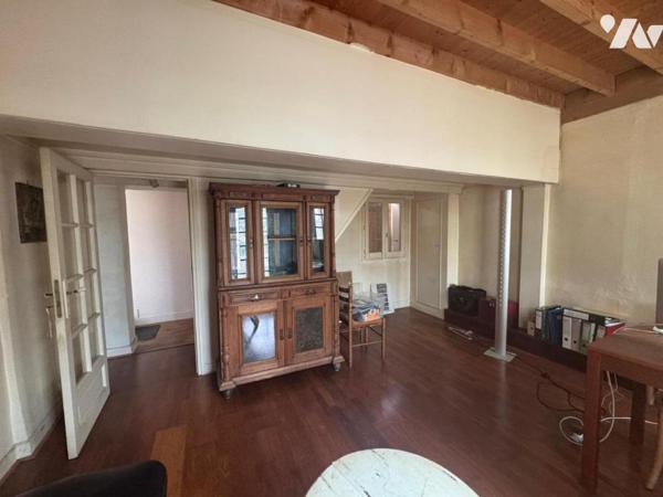 Sur la commune de SAINT MAURICE (Val de Marne) maison à rénover de 5 pièces principales