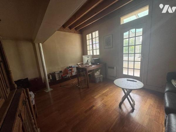 Sur la commune de SAINT MAURICE (Val de Marne) maison à rénover de 5 pièces principales