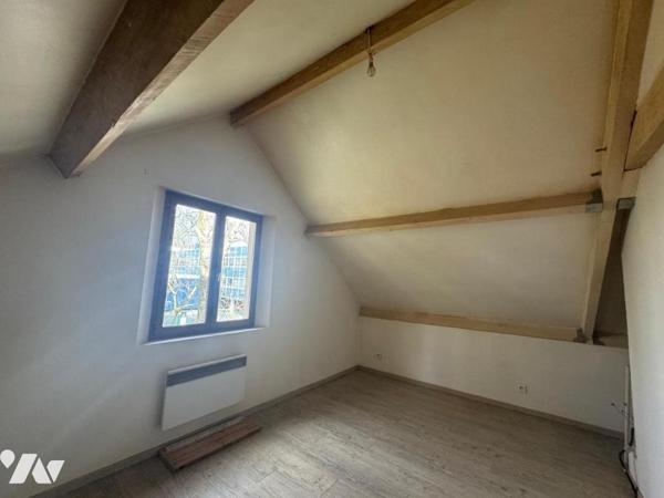 Sur la commune de SAINT MAURICE (Val de Marne) maison à rénover de 5 pièces principales