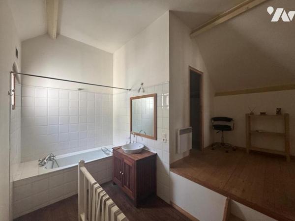 Sur la commune de SAINT MAURICE (Val de Marne) maison à rénover de 5 pièces principales