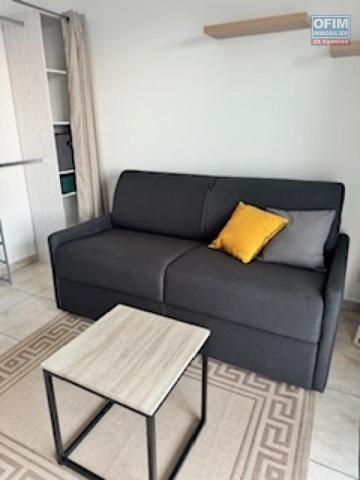 A Louer ce jolie appartement de type F1 meublé sur la résidence PROXIMA à Sainte Clotilde.
