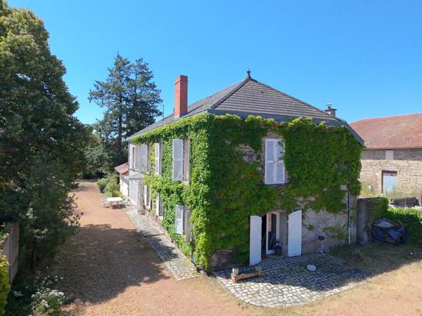 Propriete à vendre 8 pièces Proche de ROANNE (42)