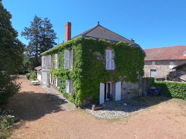 Propriete à vendre 8 pièces Proche de ROANNE (42)