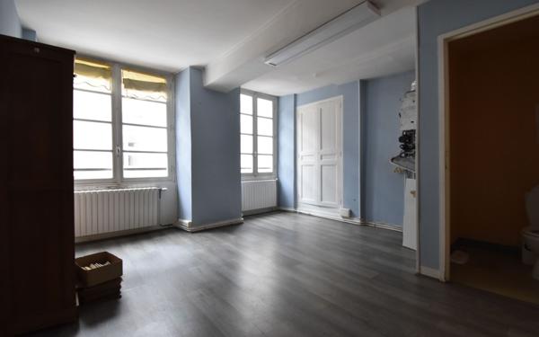 Immeuble à vendre    120 m2 Cosne-Cours-sur-Loire