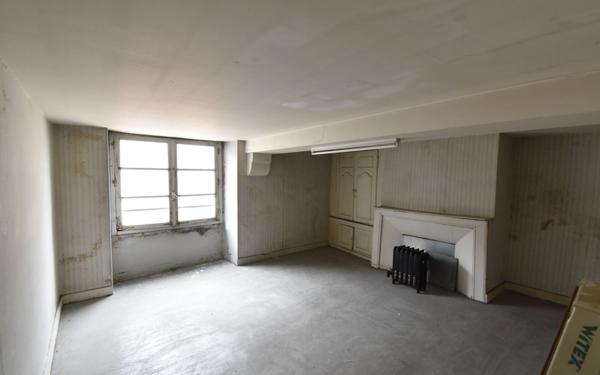 Immeuble à vendre    120 m2 Cosne-Cours-sur-Loire