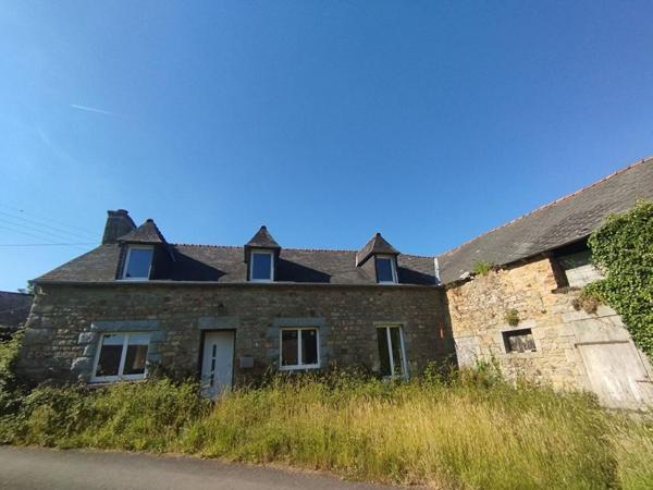 Longère en pierres 4 chambres à finir de rénover