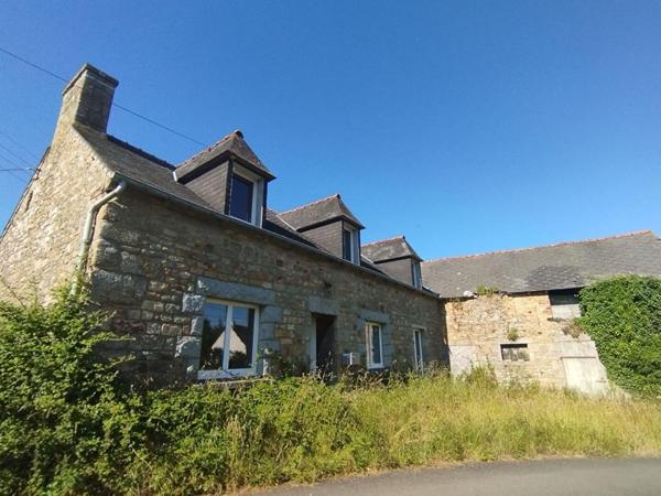 Longère en pierres 4 chambres à finir de rénover