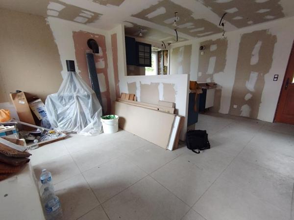 Longère en pierres 4 chambres à finir de rénover