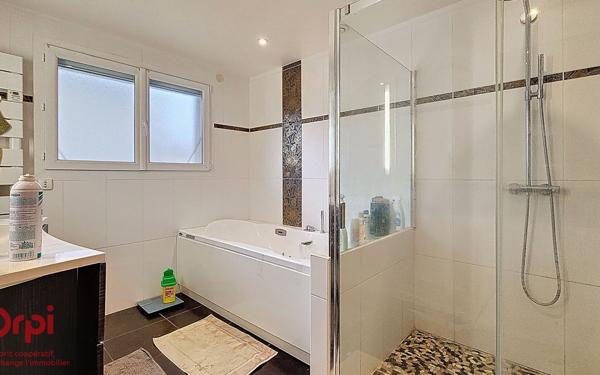 Maison à vendre    5 pièces •  Prades