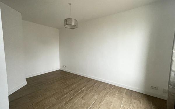 Appartement à louer    1 pièce •  Villemomble