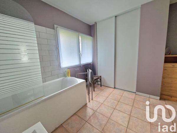 Maison 4 pièces de 107 m² à Forges-les-Eaux (76440)