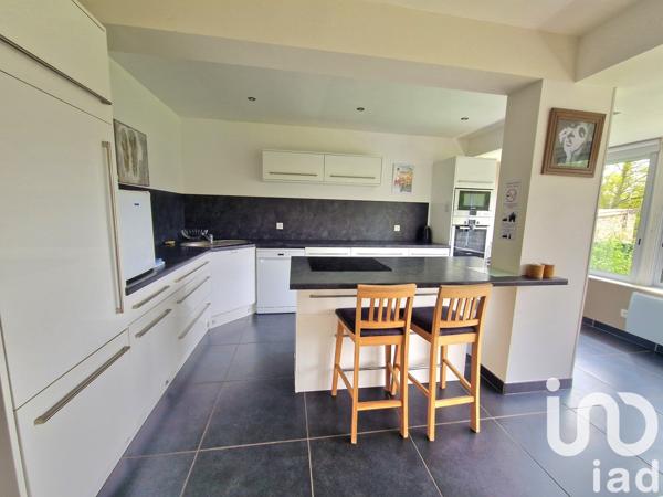 Maison 4 pièces de 107 m² à Forges-les-Eaux (76440)