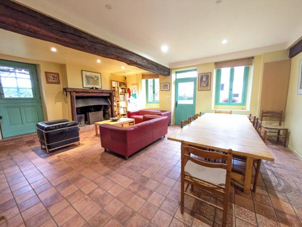 Longère à vendre 207 m² – Terrain 1 200 m² – Amilly (45)