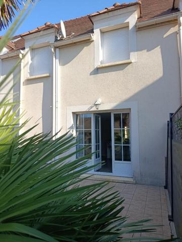 Maison Saint Pierre Du Perray 103 m2 au sol
