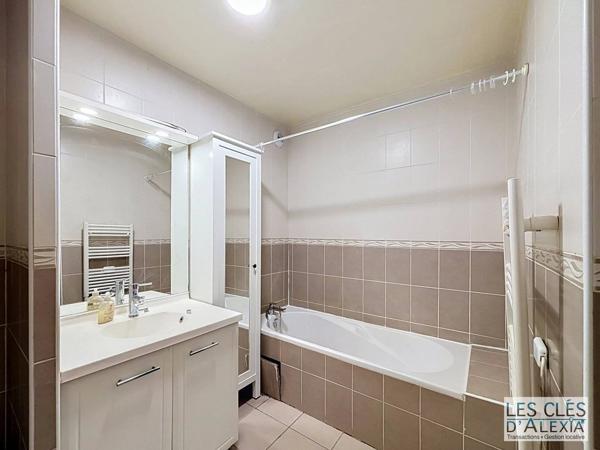 VAULX-EN-VELIN – T4 de 89,33 m² avec terrasse, jardin privatif et garage double en sus