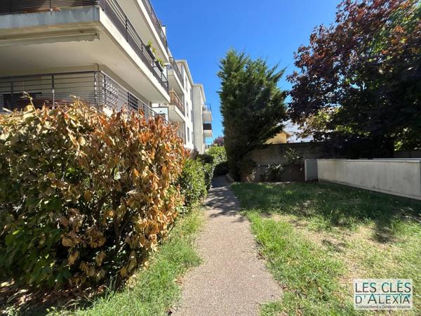 VAULX-EN-VELIN – T4 de 89,33 m² avec terrasse, jardin privatif et garage double en sus