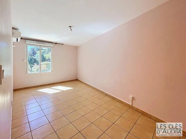 VAULX-EN-VELIN – T4 de 89,33 m² avec terrasse, jardin privatif et garage double en sus