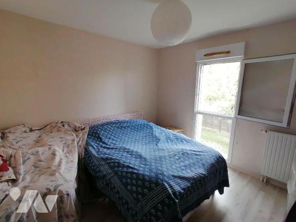 NOUVEAUTE TRENTE CINQ NOTAIRES !! Au 1er étage sur 3, venez découvrir cet appartement de type 2...