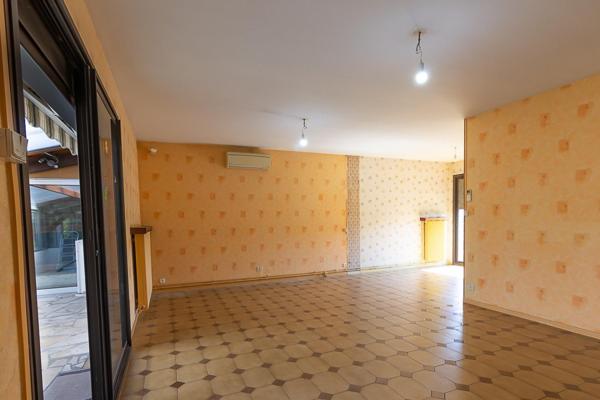 Maison familiale 4 chambres avec grand terrain et garage à Vayres (33870)