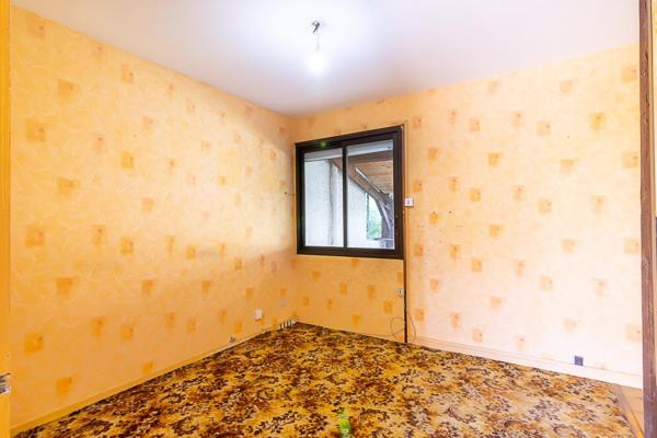 Maison familiale 4 chambres avec grand terrain et garage à Vayres (33870)