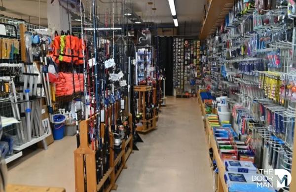 Locaux commerciaux - Vendu - 185 m² - LE LAVANDOU | The Door Man