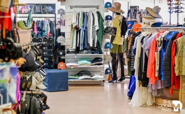 Locaux commerciaux - Vendu - 185 m² - LE LAVANDOU | The Door Man