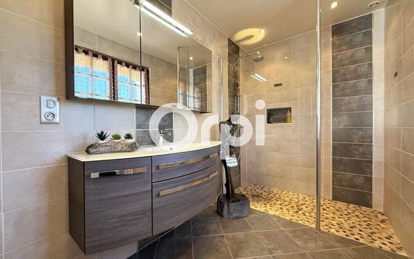 Maison à vendre    6 pièces • 180 m2 Soissons