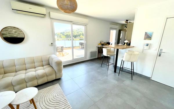 Appartement à vendre    3 pièces • 57 m2 Marseille 9