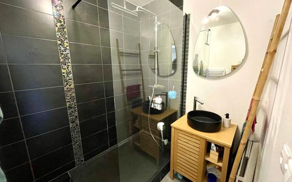 Appartement à vendre    3 pièces • 57 m2 Marseille 9