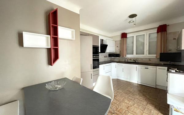 Maison à vendre    6 pièces • 228,54 m2 Rodez