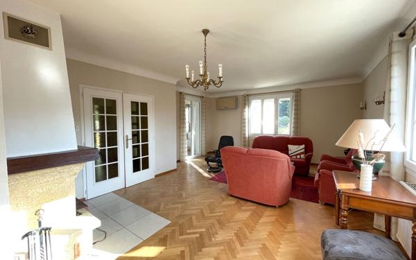 Maison à vendre    6 pièces • 228,54 m2 Rodez