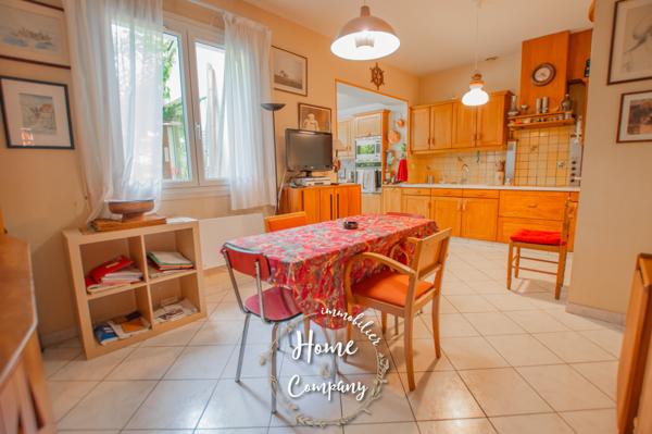 Maison
                                                                                                                                                                                                                                                                                                                        4 pièce(s)                                                                                                                                                                                                          3 chambre(s)                                                                                                                                                                                                          104.05  m²