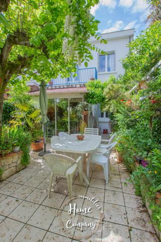 Maison
                                                                                                                                                                                                                                                                                                                        4 pièce(s)                                                                                                                                                                                                          3 chambre(s)                                                                                                                                                                                                          104.05  m²