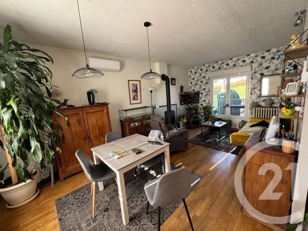 Appartement F4 à vendre  6 pièces - 120 m 2   AURILLAC  - 15