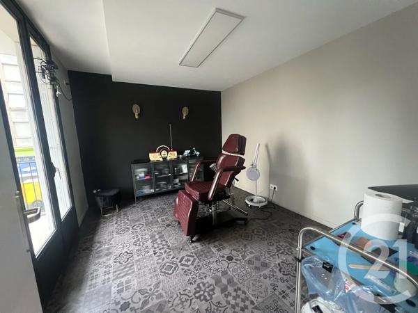 Appartement F4 à vendre  6 pièces - 120 m 2   AURILLAC  - 15
