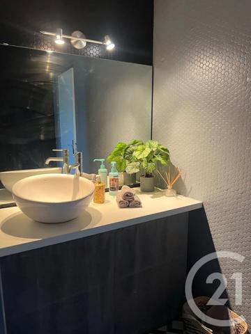 Appartement F4 à vendre  6 pièces - 120 m 2   AURILLAC  - 15